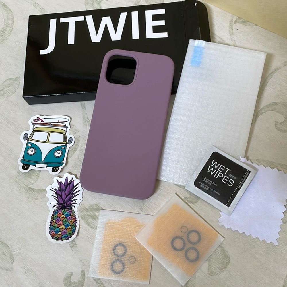 NIB IPHONE 12/ 12 PRO CASE SET
